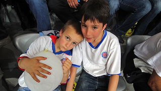 Najbolji navijači na svitu na utakmici Zadar-Cibona, Foto: Mia Čop Najbolji navijači na svitu na utakmici Zadar-Cibona, Foto: Mia Čop