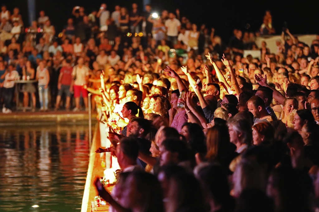 Halid Bešlić maestralno zaključio koncertnu sezonu u Biogradu na Moru