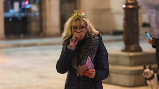 Građani na ulicama Zadra poštujući mjere dočekali 2021. godinu