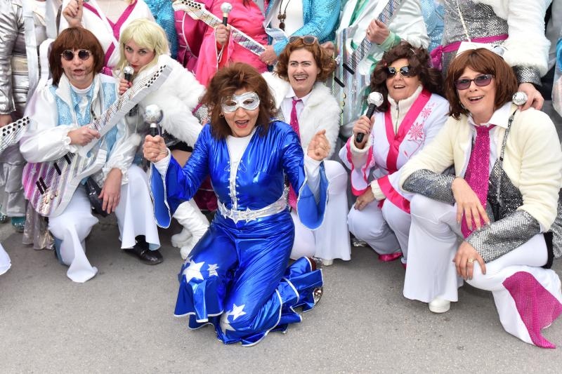 Karnevalska povorka okupila se na parkiralistu kod ‘Ljepotice’ a potom je krenula prema sredisnjem gradskom Trgu. Photo: Dino Stanin/PIXSELL