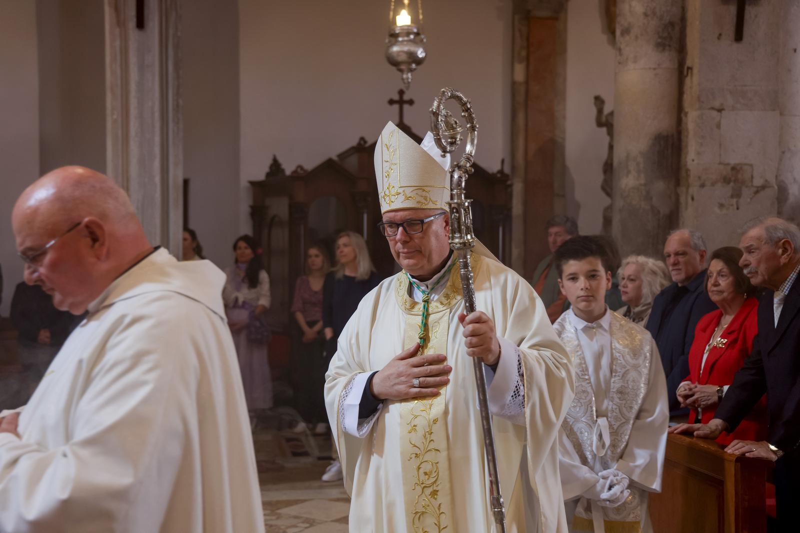 Uskršnja misa, katedrala Svete Stošije Uskršnja misa, katedrala Svete Stošije