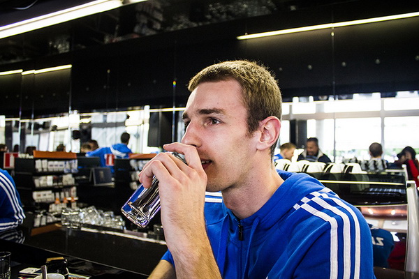 Druženje s košarkašima Zadra u Caffe baru Forum, Foto: Mia Čop Druženje s košarkašima Zadra u Caffe baru Forum, Foto: Mia Čop