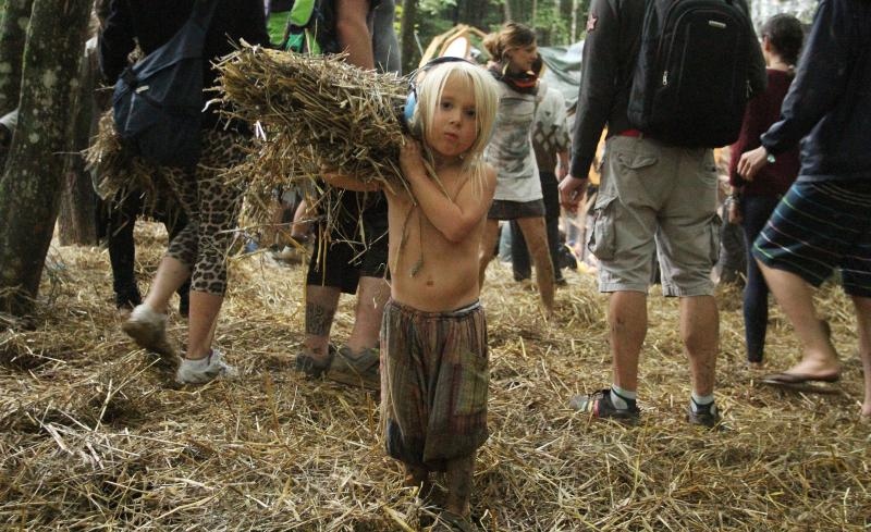 20.08.2015., Slunj – U Primislju kod Slunja vec tradicionalno odrzava se Momento Demento Psychedelic Music and Art festival koji je ove godine posjetio oko 6 tisuca ljubitelja ove vrste zabave. Posjetitelji su dosli iz cijele Europe, Amerike, Brazila. F 20.08.2015., Slunj – U Primislju kod Slunja vec tradicionalno odrzava se Momento Demento Psychedelic Music and Art festival koji je ove godine posjetio oko 6 tisuca ljubitelja ove vrste zabave. Posjetitelji su dosli iz cijele Europe, Amerike, Brazila. F