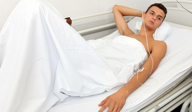 Zadar, 280910. U zadarskoj bolnici lezi Frano Marasovic ( na slici ),igrac kk Zadar kojeg su nedjelju pretukla tri mladica. Foto : Vladimir Ivanov / CROPIX