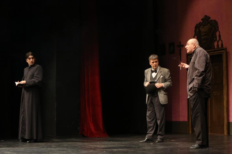 14.01.2014., Zadar – U zadarskoj kazalisnoj kuci gradjani su imali prilike pogledati predstavu “Glorija” Ranka Marinkovica u izvedbi sibenskog HNK. Photo: Filip Brala/PIXSELL 14.01.2014., Zadar – U zadarskoj kazalisnoj kuci gradjani su imali prilike pogledati predstavu “Glorija” Ranka Marinkovica u izvedbi sibenskog HNK. Photo: Filip Brala/PIXSELL