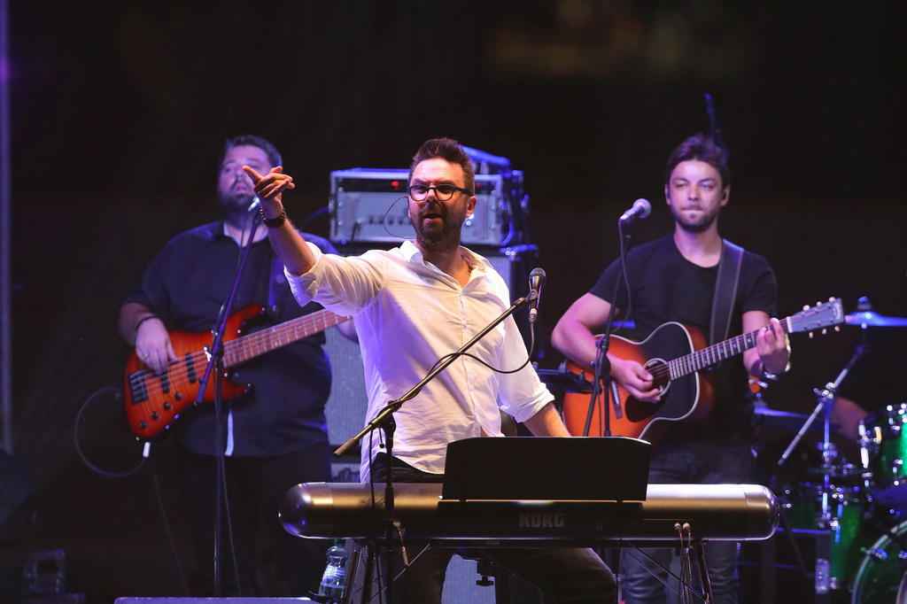 Fenomenalni Petar Grašo raspjevao i rasplesao Biograd Fenomenalni Petar Grašo raspjevao i rasplesao Biograd