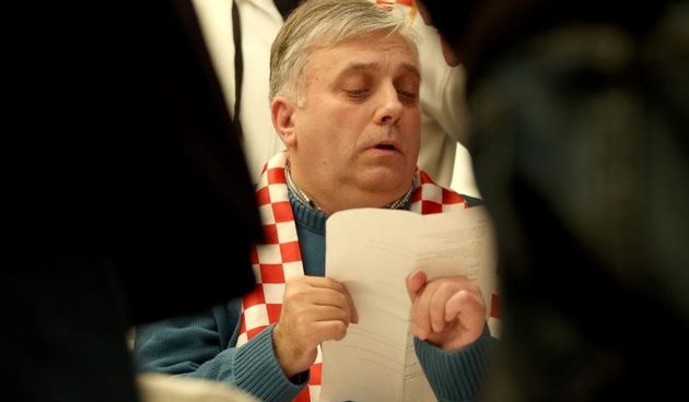 Na izvanrednoj konferenciji za novinare predstavnici branitelja Djuro Glogoski, Josip Klemm i Ante Deur porucili su okupljenima u satoru da ne treba nasjedati na provokacije o micanju braniteljskog satora te na anonimnu prijavu upucenu na ratni put tj. ok