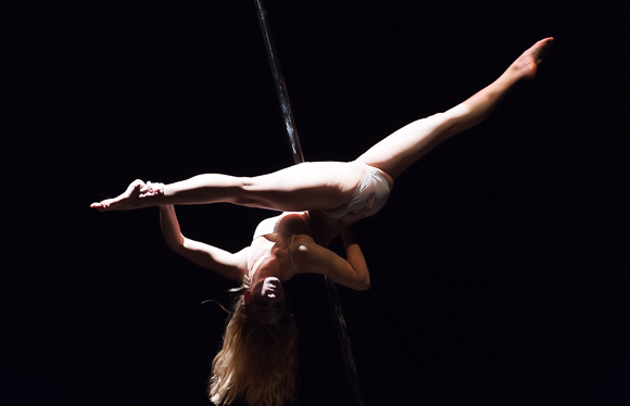 Pole/Chair/Dance show “Mental” @ HNK Zadar, 12.3.2016 – Foto: Ivan Toman Pole/Chair/Dance show “Mental” @ HNK Zadar, 12.3.2016 – Foto: Ivan Toman