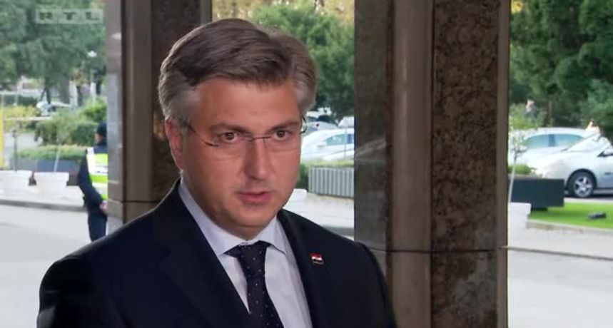 Plenković o inicijativi Triju mora: ‘Hrvatska u njoj sudjeluje već pet godina, tako će biti i dalje’ (thumbnail) Plenković o inicijativi Triju mora: ‘Hrvatska u njoj sudjeluje već pet godina, tako će biti i dalje’ (thumbnail)