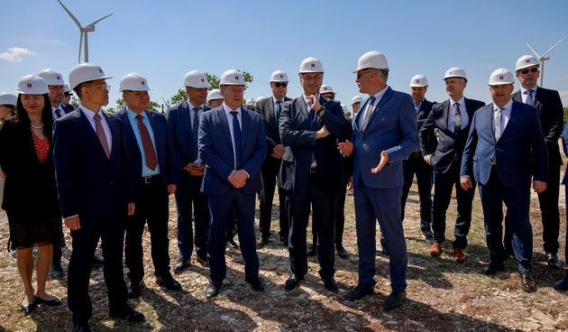 Premijer Plenković obišao radove na izgradnji elektrane Korlat, solarna elektrana Korlat