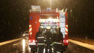 Vodice: U sudaru automobila i autobusa tri osobe ozlijeđene, a autobus završio na boku