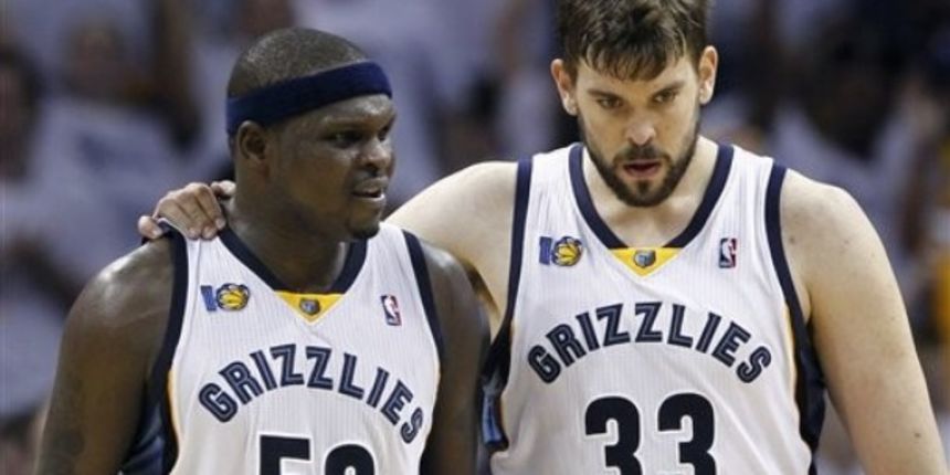 Memphis Grizzlies center Marc Gasol (33), of Spain, talks with forward Zach Randolph (50) // AP Photo Memphis Grizzlies center Marc Gasol (33), of Spain, talks with forward Zach Randolph (50) // AP Photo