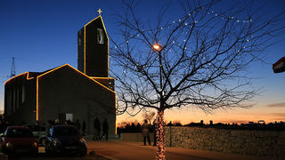 Blagdanski koncert okupio je brojne izvođače. Nastupio je Marko Perković Thompson, klapa Luna, klapa Kalelarga, klapa Hrvace