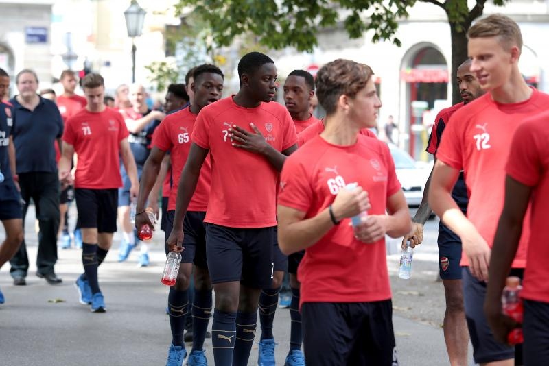 Legendarni Thierry Henry i juniori FC Arsenala prošetali Zagrebom, Photo: Patrik Maček/PIXSELL Legendarni Thierry Henry i juniori FC Arsenala prošetali Zagrebom, Photo: Patrik Maček/PIXSELL