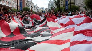 Divovska hrvatska zastava razvijena u centru Nižnji Novgoroda