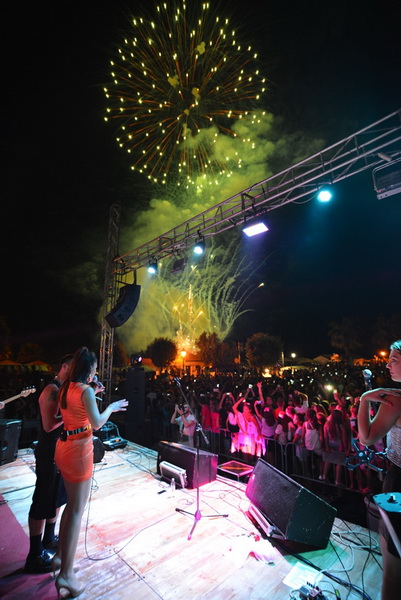 Virska noć 2015. uz koncert Lane Jurčević i Luke Nižetića te valičanstveni vatromet, Foto: Iva Perinčić Virska noć 2015. uz koncert Lane Jurčević i Luke Nižetića te valičanstveni vatromet, Foto: Iva Perinčić