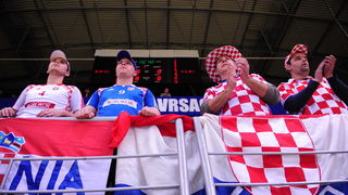 Vrsac, 160112.
Europsko prvenstvo u rukometu u Srbiji.
Prvo kolo, utakmica izmedju Hrvatske i Islanda.
Na slici: Hrvatski navijaci.
Foto: Drazen Aleksic / CROPIX Vrsac, 160112.
Europsko prvenstvo u rukometu u Srbiji.
Prvo kolo, utakmica izmedju Hrvatske i Islanda.
Na slici: Hrvatski navijaci.
Foto: Drazen Aleksic / CROPIX