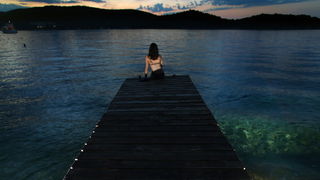 Vis 210812.
Otok Vis jedan je od najudaljenijih hrvatskih otoka koji broji nesto manje od 3 i pol tisuce stanovnika.No u vrijeme turisticke sezone otok postaje omiljena destinacija turistima od kojih je tradicionalno u kolovozu najvise Talijana.Vis ima bo