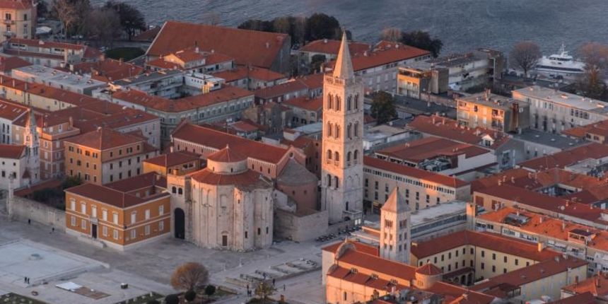 Zadar iz zraka. Forum, crkva sv. Donata i zvonik sv. Stosije Zadar iz zraka. Forum, crkva sv. Donata i zvonik sv. Stosije