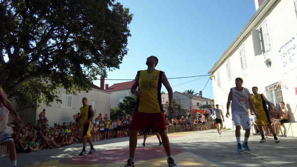 41. Otočki košarkaški turnir “Ist 2016”. Foto: Zvonimir Brzić 41. Otočki košarkaški turnir “Ist 2016”. Foto: Zvonimir Brzić