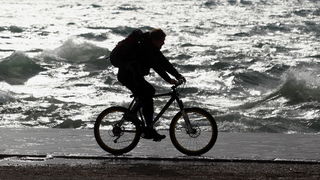 Zadar, 111112.
Jako jugo od ranih jutarnjih sati puse na zadarskom podrucju, temperatura zraka je ugodnih 20 stupnjeva. Detalj sa zadarske rive.
Foto: Jure Miskovic / CROPIX Zadar, 111112.
Jako jugo od ranih jutarnjih sati puse na zadarskom podrucju, temperatura zraka je ugodnih 20 stupnjeva. Detalj sa zadarske rive.
Foto: Jure Miskovic / CROPIX