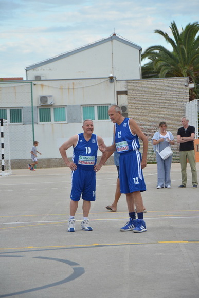 U povodu blagdana Kraljice Mira u Stanovima odigrana utakimica između veterana KK Zadar i Stanova, Foto: Iva Perinčić U povodu blagdana Kraljice Mira u Stanovima odigrana utakimica između veterana KK Zadar i Stanova, Foto: Iva Perinčić