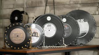 Miljana Jovičić proizvodi torbice od starih gramofonskih ploča