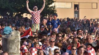 Tisuće Zadrana na Forumu navijalo za Vatrene u finalu Svjetskog prvenstva Tisuće Zadrana na Forumu navijalo za Vatrene u finalu Svjetskog prvenstva