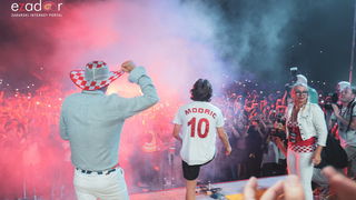 Zadar priredio čudesan doček svojim Vatrenim herojima (1)