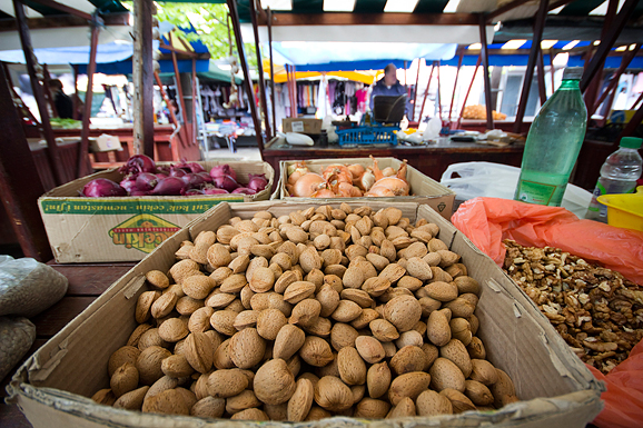 Đir po pijaci, 17. travnja 2012. (foto:Saša Čuka)