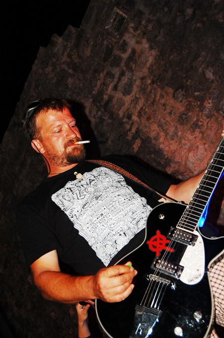 Gitarijada Za šaku metala 2012, foto: Tea Balog Gitarijada Za šaku metala 2012, foto: Tea Balog