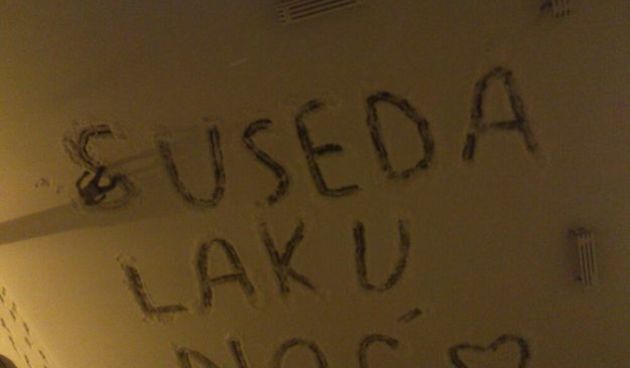 Osvojio susjedu romantičnom porukom u snijegu