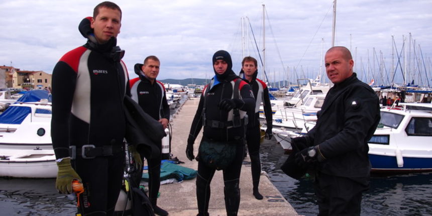 Biograd na Moru: Akcija ciscenja podmorja u uvali Jaz “Cistimo zajedno” Biograd na Moru: Akcija ciscenja podmorja u uvali Jaz “Cistimo zajedno”