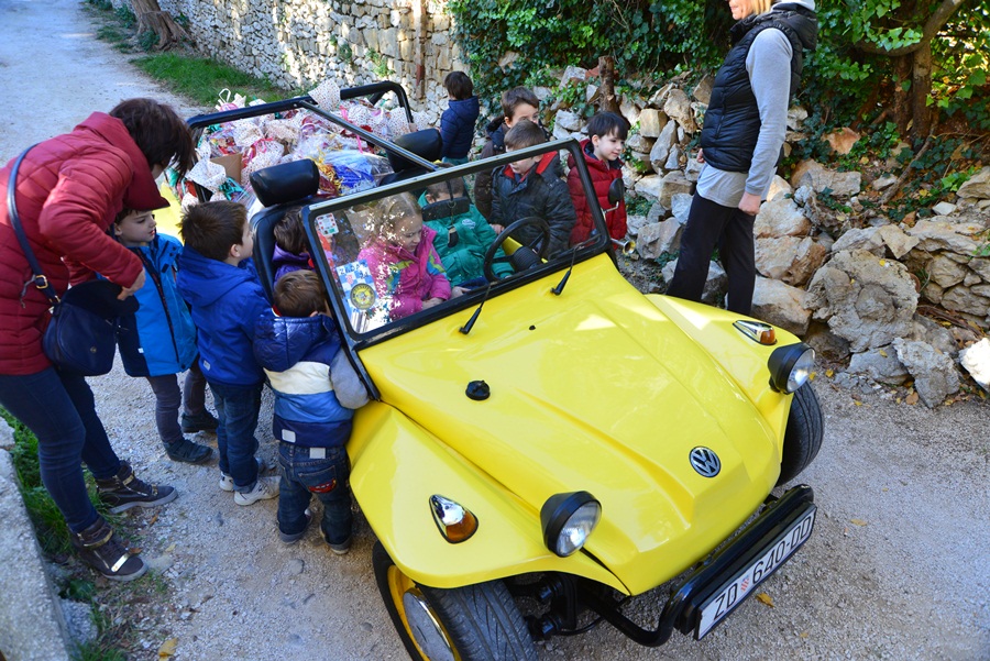 Zadarske Beštije posjetile mališane DV Latica, Foto: Iva Perinčić Zadarske Beštije posjetile mališane DV Latica, Foto: Iva Perinčić