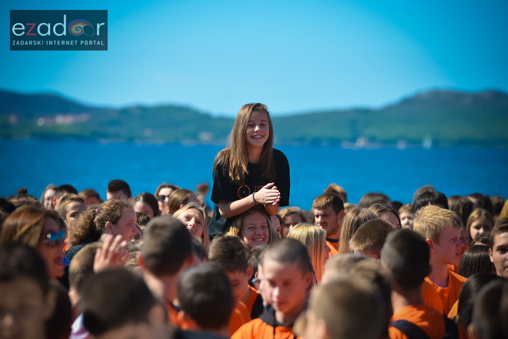 #ZDBT2017: Snimanje Milenijske fotografije košarkaške lopte na Pozdravu suncu #ZDBT2017: Snimanje Milenijske fotografije košarkaške lopte na Pozdravu suncu