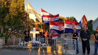 Koracima nade u istinu