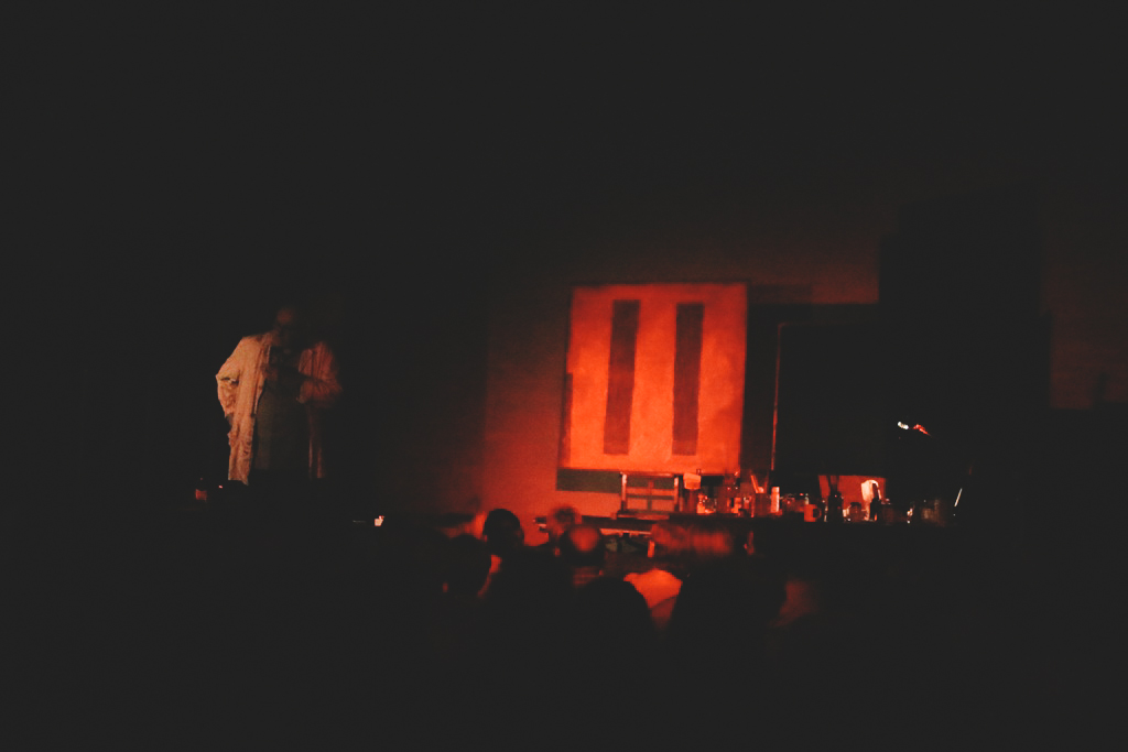 Teatar Exit na Zadarskom kazališnom ljetu: Predstava “Crveno”