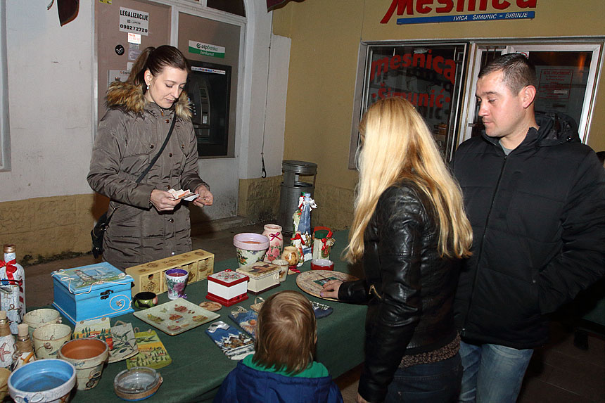 Bibinje: Božićni sajam na Trgu Franje Tuđmana Bibinje: Božićni sajam na Trgu Franje Tuđmana