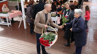 U organizaciji Općine Vir i Vir turizma virskim damama podijeljeno 400 ruža u povodu Dana žena