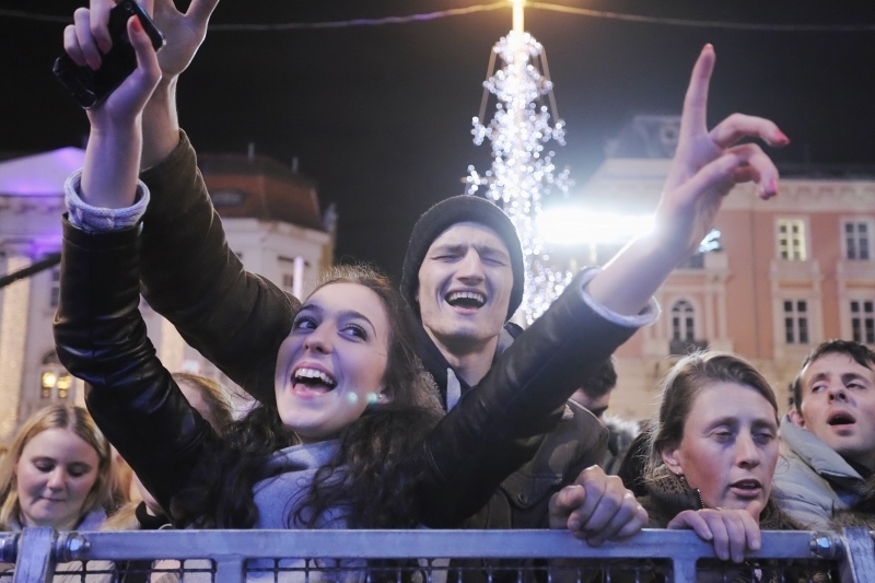 Na zagrebačkom Trgu bana Josipa Jelačića održan je jubilarni 10. humanitarni koncert Želim život za zakladu Ana Rukavina. Photo:Tomislav Miletić/PIXSELL Na zagrebačkom Trgu bana Josipa Jelačića održan je jubilarni 10. humanitarni koncert Želim život za zakladu Ana Rukavina. Photo:Tomislav Miletić/PIXSELL