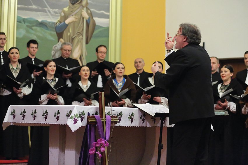 (V)Ladari i (V)Ladarice folklorne scene u Hrvatskoj još jednom oduševili Bibinjce. Foto: Leo Banić