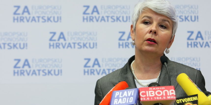 Zagreb, 180110.
Sredisnjica HDZ-a.
Tiskovna konferencija Jadranke Kosor nakon odrzane sjednice Predsjednistva HDZ-a.
Jadranka Kosor tijekom tiskovne konferencije.
Foto: Davor Pongracic / CROPIX Zagreb, 180110.
Sredisnjica HDZ-a.
Tiskovna konferencija Jadranke Kosor nakon odrzane sjednice Predsjednistva HDZ-a.
Jadranka Kosor tijekom tiskovne konferencije.
Foto: Davor Pongracic / CROPIX