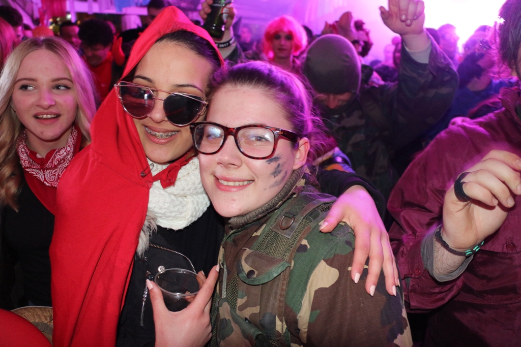 Virski Karneval veliko finale: nastupila Maja Šuput Virski Karneval veliko finale: nastupila Maja Šuput