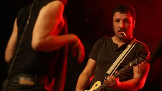 Zadar, 230612.
Drugu vecer 2.JUMF festivala koji se odrzava u Zadru na Kapetanskom, nastupili su Goran Bare i Majke. U nastupu vinkovacke grupe uzivala je mnogobrojna publika.
Foto: Andrija Lucic / CROPIX