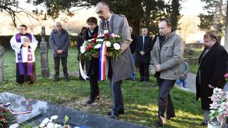 Ervenik: Obilježena 26. godišnjica stradanja obitelji Čengić