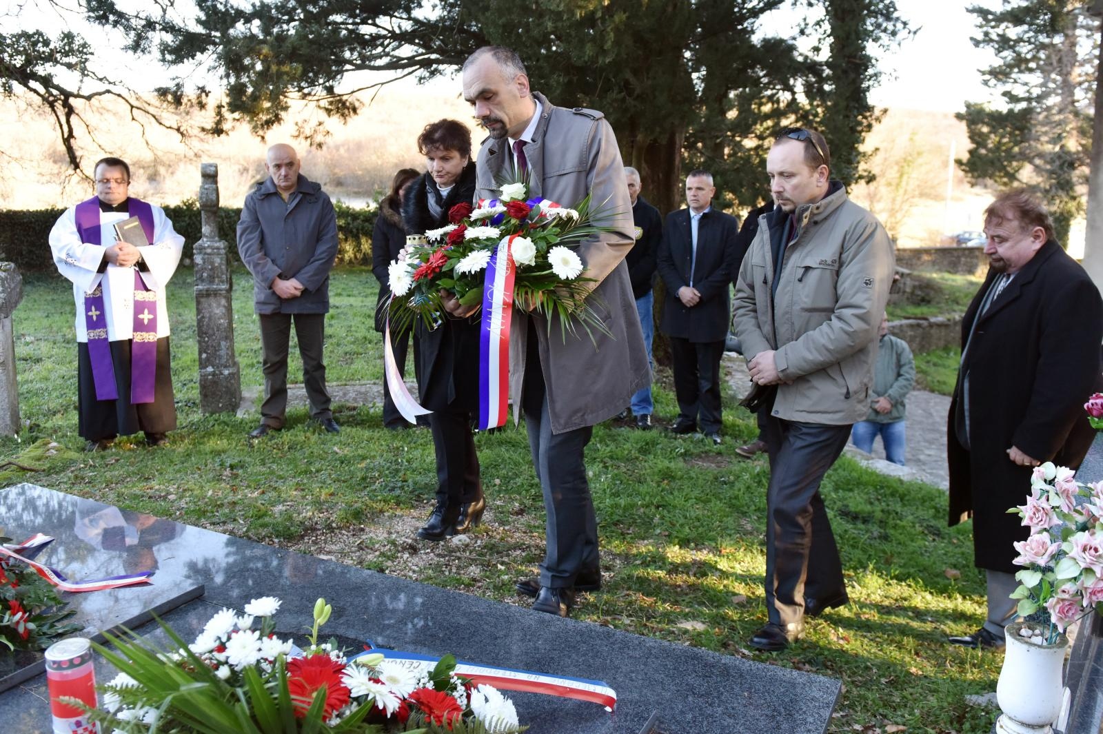 Ervenik: Obilježena 26. godišnjica stradanja obitelji Čengić