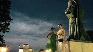 9. Festival smokve: Glumica Lucija Matković i Elena Bukvić u haljinama autorice Ade Duke (Šinjorina smokva i sv. Križ) u šetnji Ninom 9. Festival smokve: Glumica Lucija Matković i Elena Bukvić u haljinama autorice Ade Duke (Šinjorina smokva i sv. Križ) u šetnji Ninom