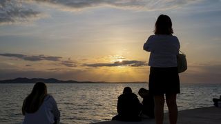 Zadar: Turisti uživaju u zalasku sunca