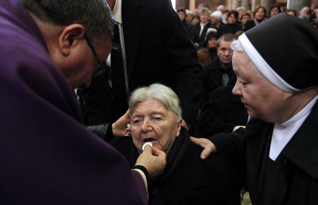 Zadar, 300110.
Pogreb zadarskog nadbiskupa Ivana Prendje u crkvi Svete Stosije.
Zadarski nadbiskup Ivan Prendja preminuo je iznenada  25. sijecnja 2010. godine u Zagrebu u 71. godini zivota, nakon 46 godina svecenistva i 20 godina biskupstva.
Na fotografi