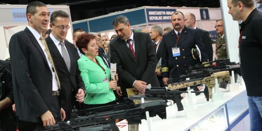 22.04.2015., Split – Ministar Ante Kotromanovic otvorio Jadransku vojnu i zrakoplovnu izlozbu i konferenciju ASDA 2015. u Spaladium Areni. Marina Pendes, ministrica odbrane BiH. Photo: Ivo Cagalj/PIXSELL 22.04.2015., Split – Ministar Ante Kotromanovic otvorio Jadransku vojnu i zrakoplovnu izlozbu i konferenciju ASDA 2015. u Spaladium Areni. Marina Pendes, ministrica odbrane BiH. Photo: Ivo Cagalj/PIXSELL